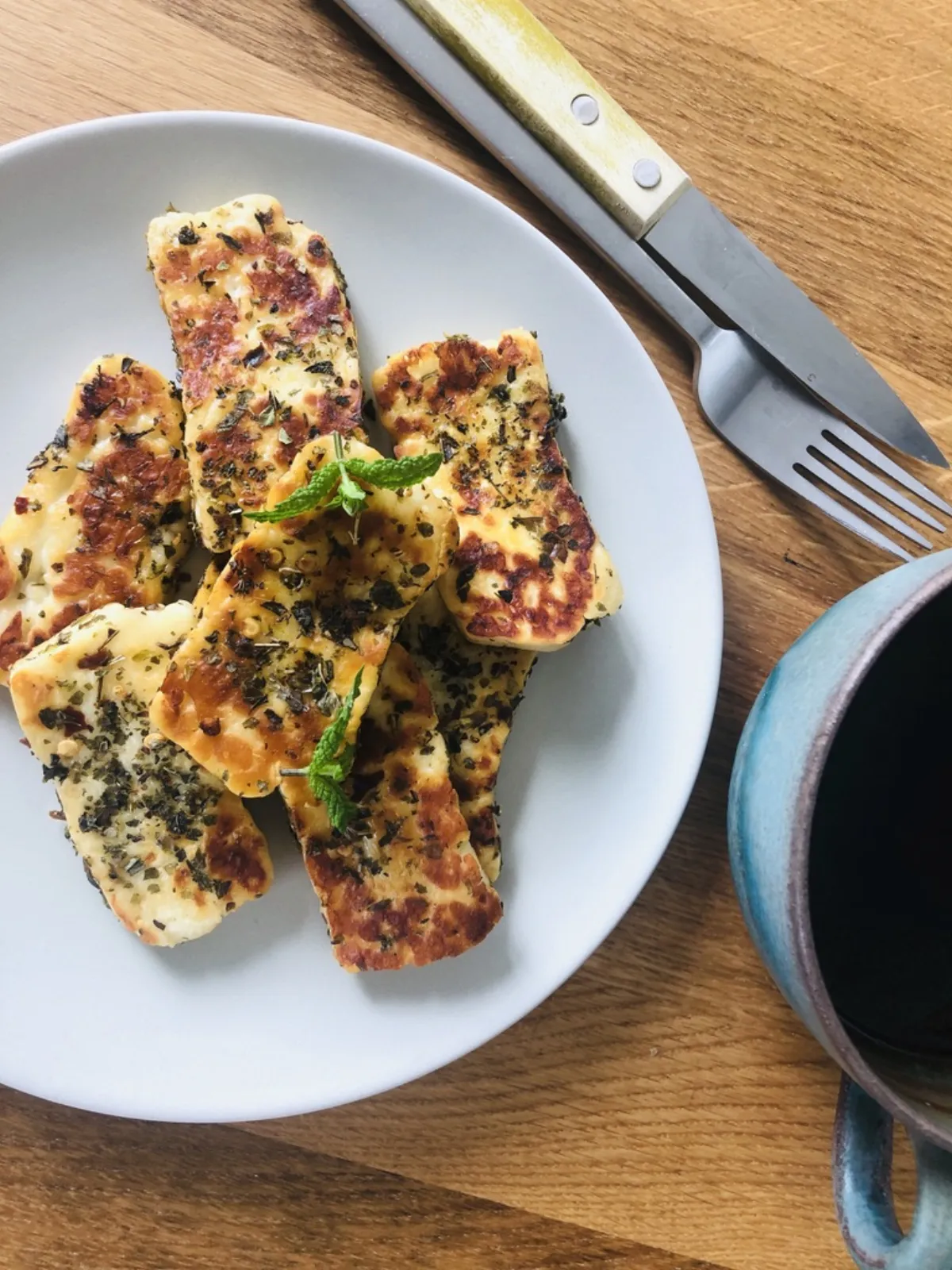 Halloumi : calories, protéines et sel (tableaux par portion)